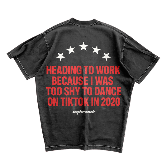TOO SHY OVERSIZED T-SHIRT